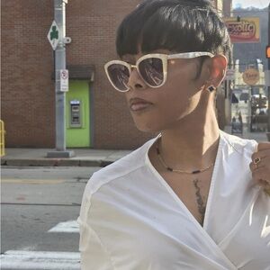 Meet your Posher, Shawna